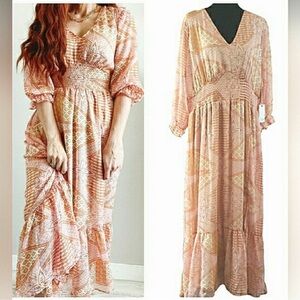 🧡DEX NEW WITH TAGS! Beautiful floral maxi dress